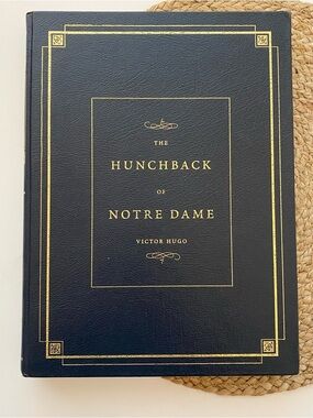 THE HUNCHBACK OF NOTRE DAME - Hardcover Big Font & Size Book by Victor Hugo